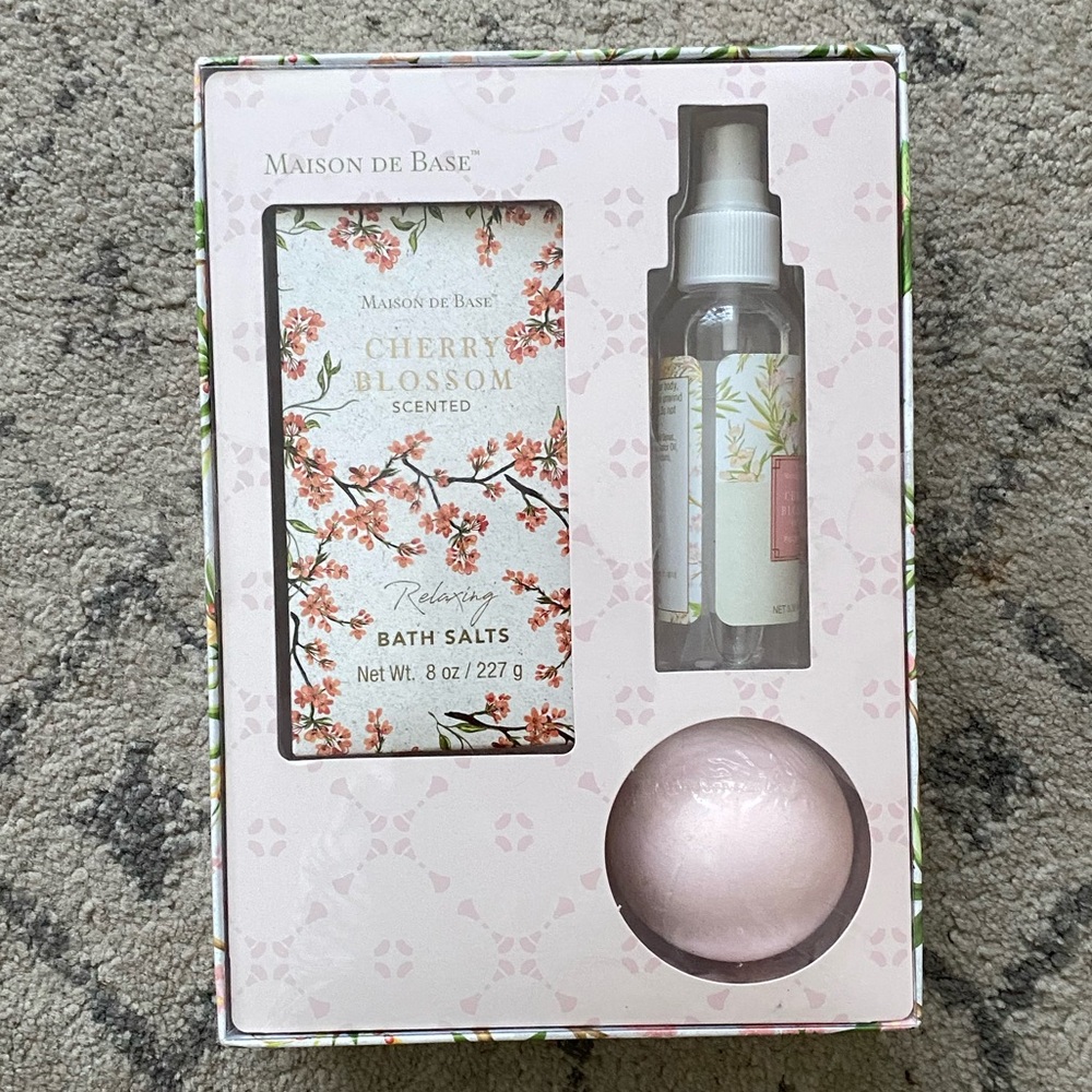 Maison de Base Cherry Blossom Gift Set